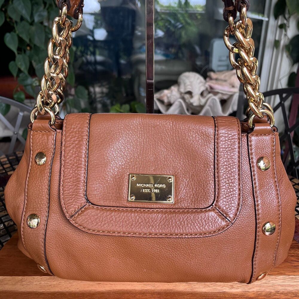 Michael Kors Delancy Brown Pebbled Leather Flap Gold Hardware Shoulder Bag EUC - Picture 2 of 15
